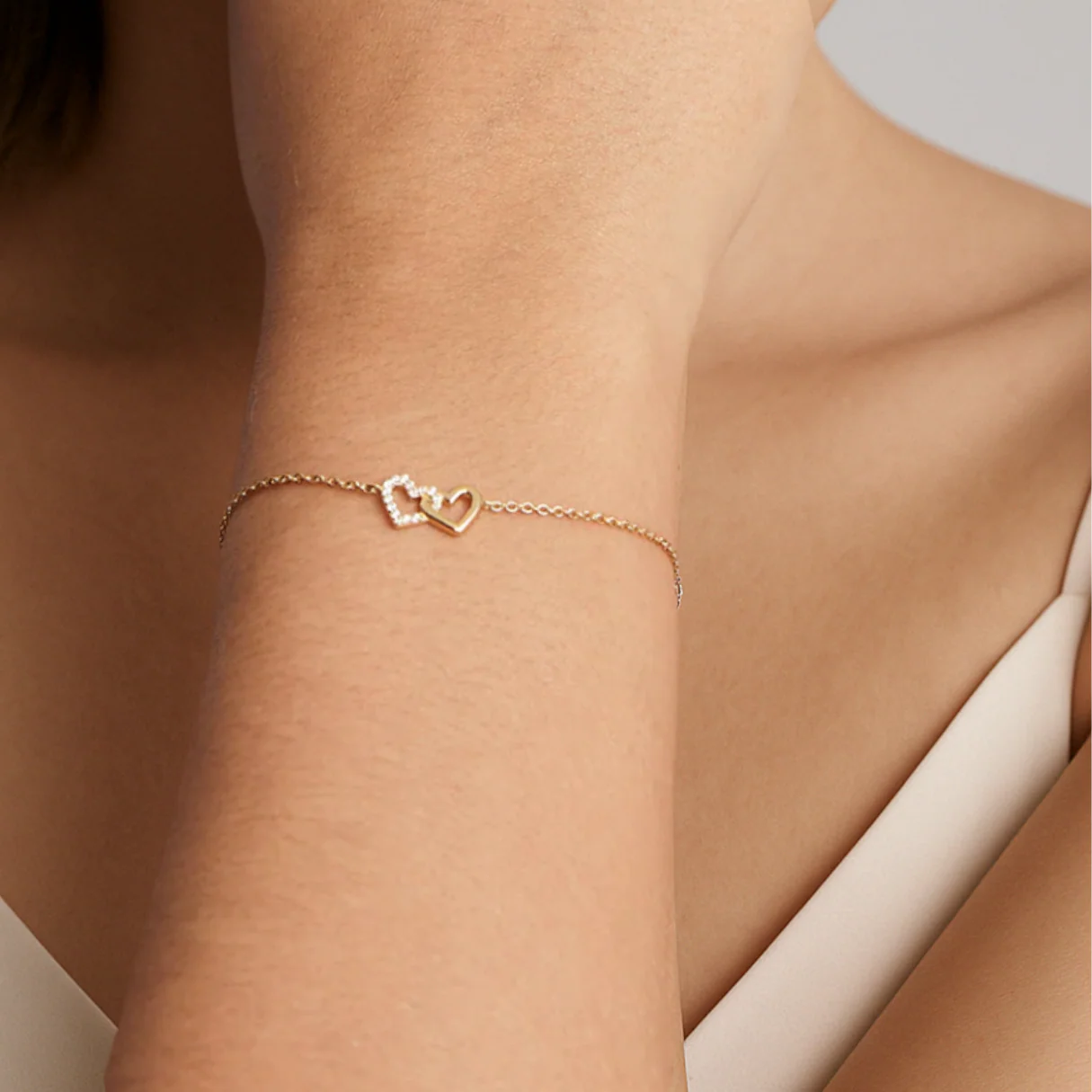 Interlocking Ni Modo Heart Bracelet - Image 3