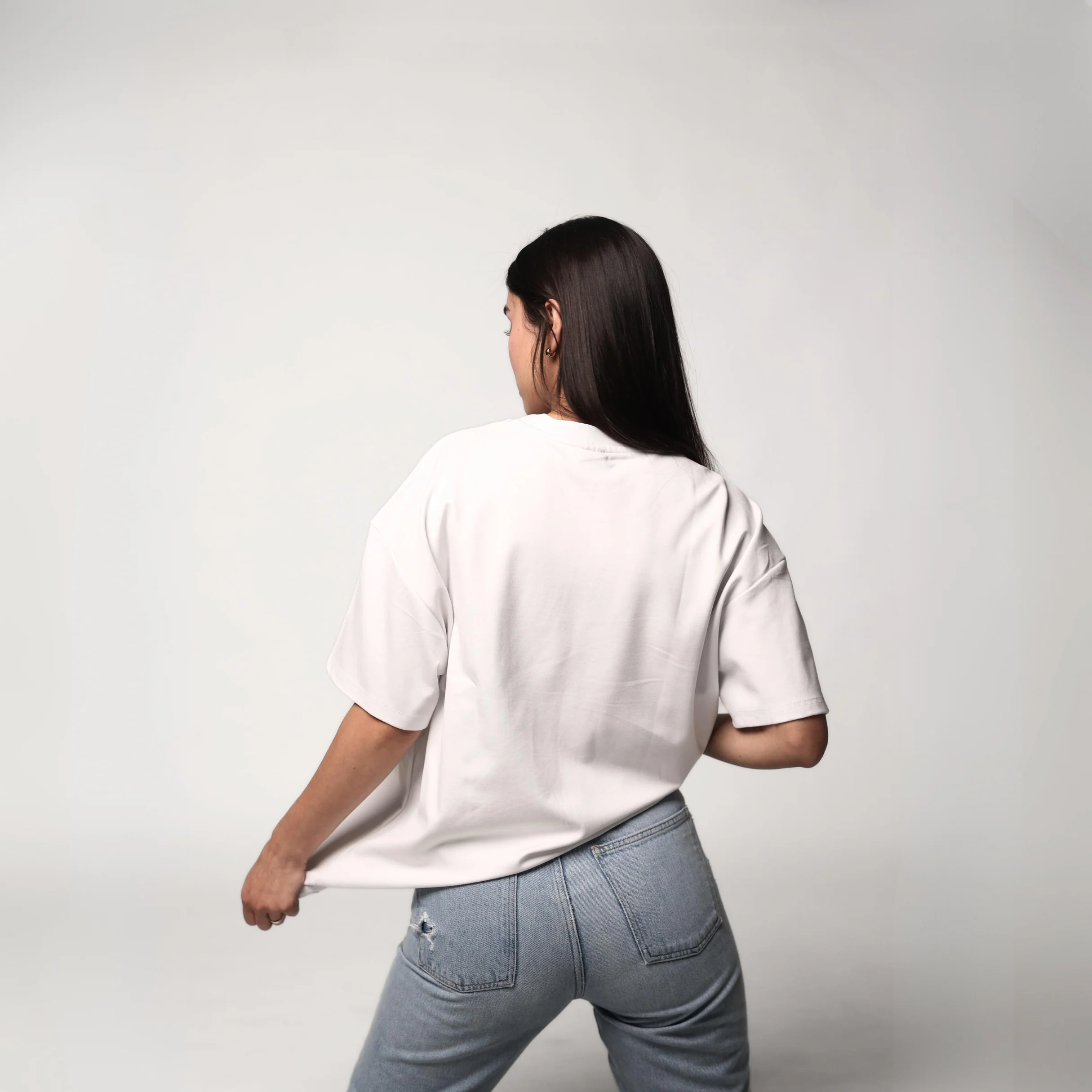 Ni Modo Tee - Leche White - Image 4